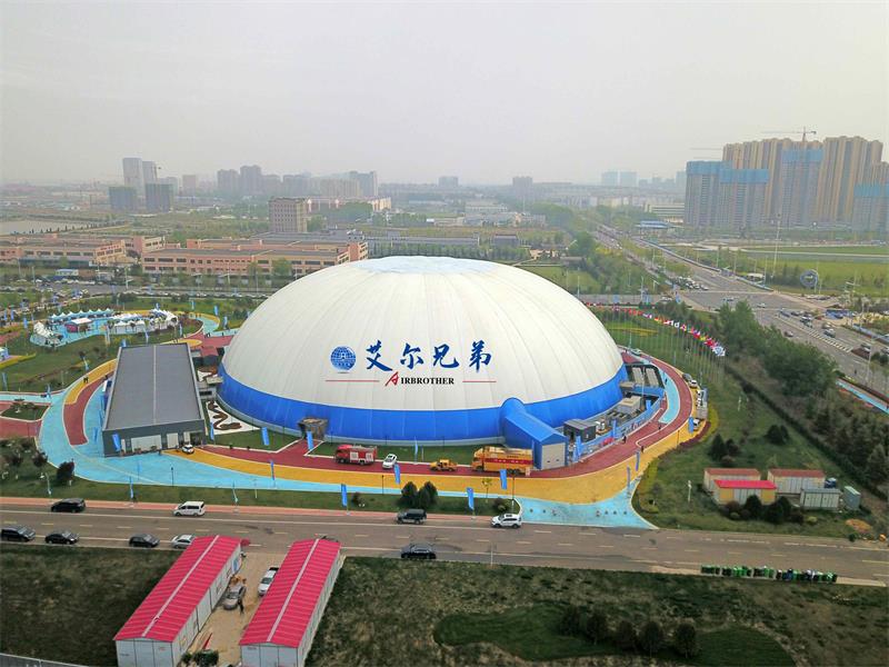 現(xiàn)在比較流行的氣膜館是采用什么樣的方式建造的？